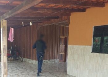 Homem é encontrado morto em sua residência