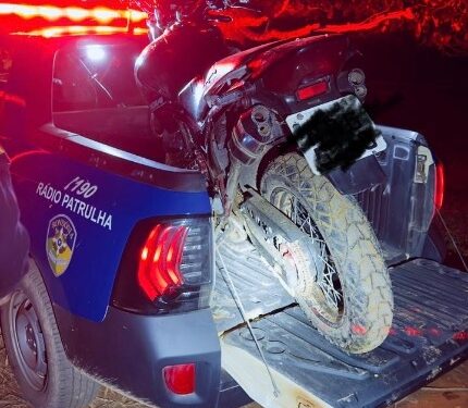 Motocicleta furtada é recuperada pela Polícia Militar em Palmares