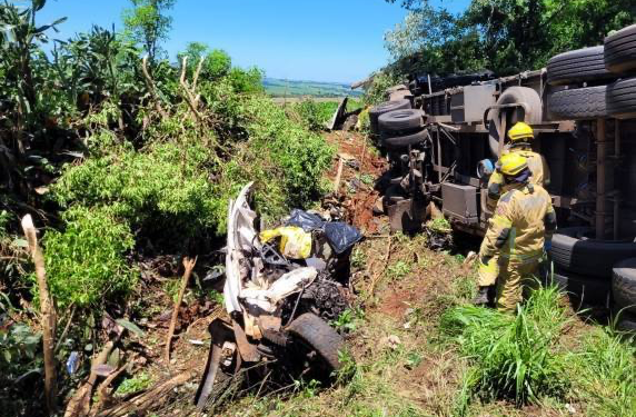 Três pessoas da mesma família morrem em acidente no Noroeste do RS; vítimas são pai, mãe e filho