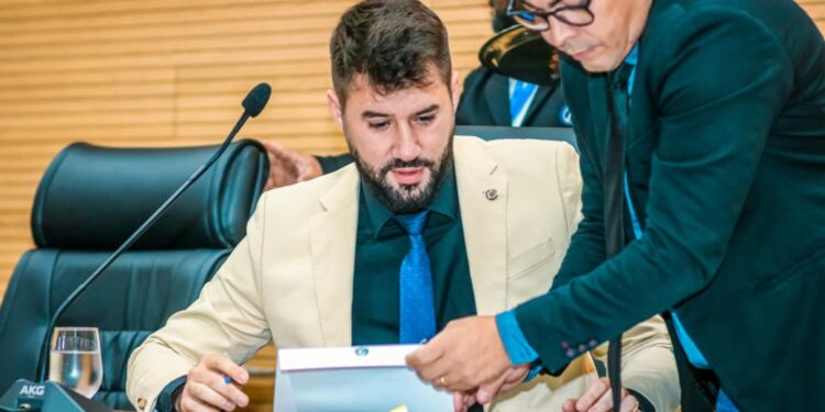 Alero aprova projeto do deputado Nim Barroso sobre regularização do IPVA durante abordagens policiais