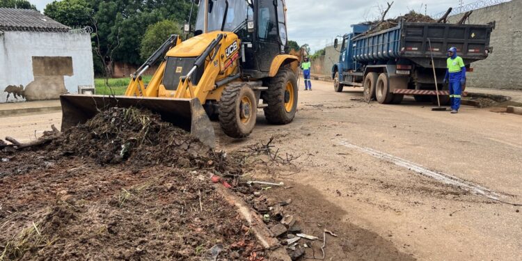 Marcos Freire e Ronaldo Aragão recebem força-tarefa de limpeza e manutenção urbana