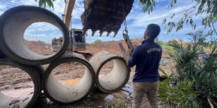 Prefeitura avança com obras de drenagem no bairro Lagoa Azul para reduzir alagamentos