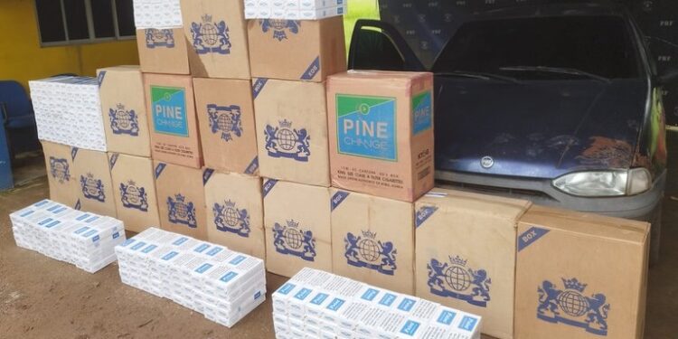 PRF apreende 11 mil maços de cigarros contrabandeados após acompanhamento tático em Rio Branco/AC