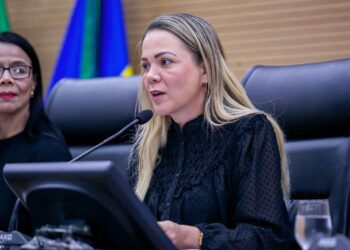 Falta de regulamentação impede emissão da Carteira da Fibromialgia, aponta Cláudia de Jesus