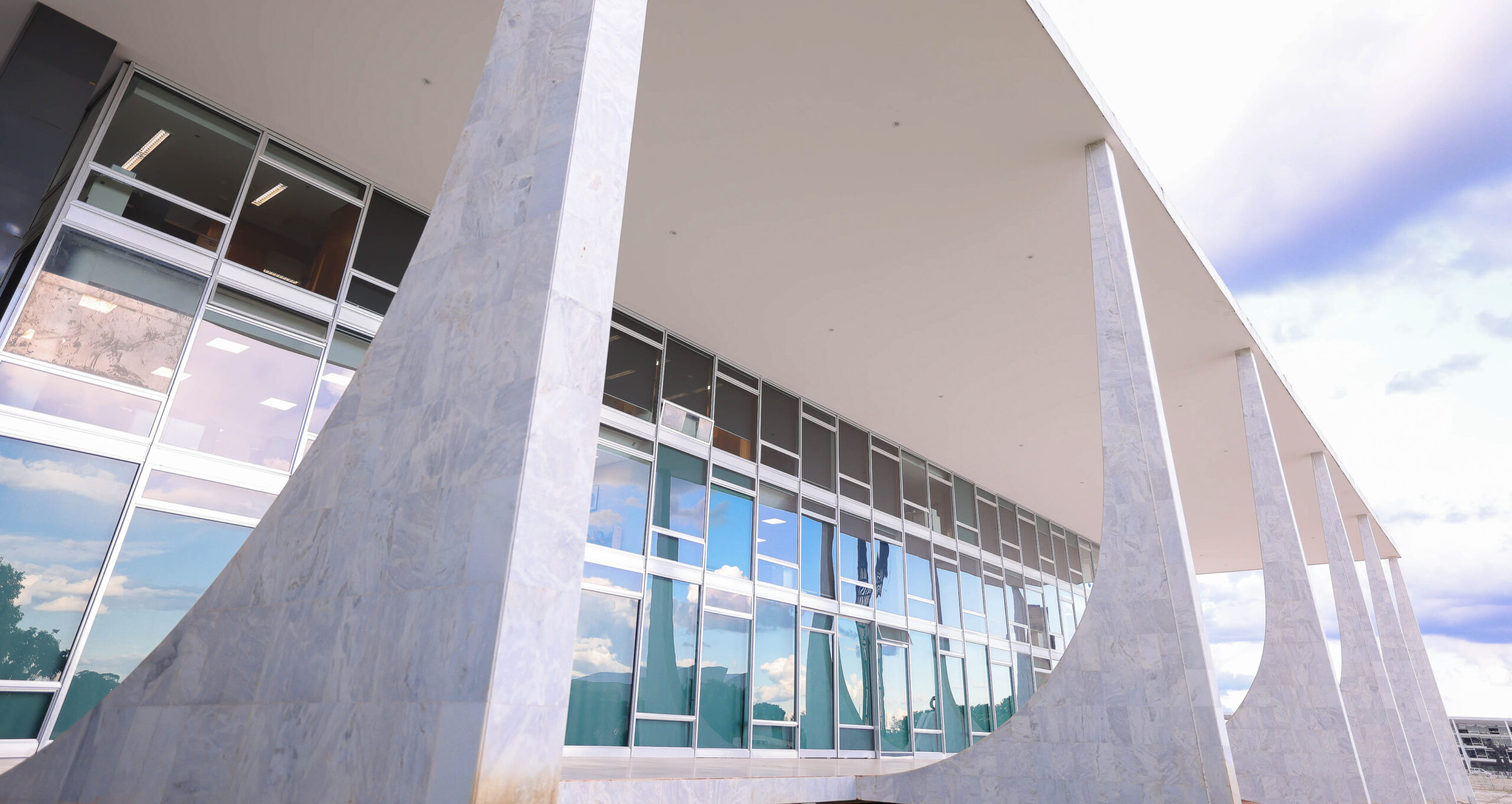 STF determina transferência do ex-presidente Bolsonaro para unidade da PM-DF no Complexo Penitenciário da Papuda