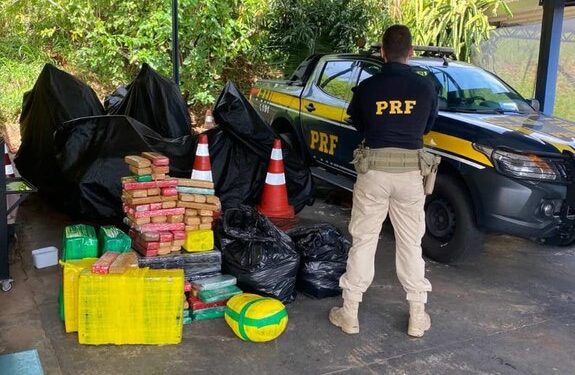 PRF apreende 256 Kg de maconha em Marília
