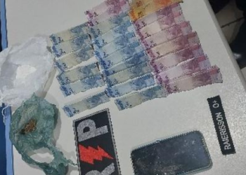 POLÍCIA MILITAR PRENDE SUSPEITO POR TRÁFICO DE DROGAS DURANTE PATRULHAMENTO