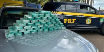 Polícia Rodoviária Federal apreende mais de 50 KG cocaína escondidos em fundo falso de veículo em Lins