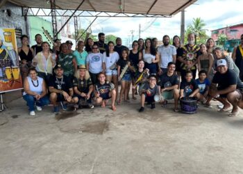 FAMÍLIA ASFALTÃO ENTREGA CERTIFICADOS AOS PARTICIPANTES DA OFICINA DE PERCUSSÃO E INAUGURA SUA SEDE