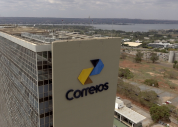 STF suspende cláusulas coletivas dos Correios decididas pelo TST