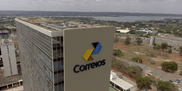 STF suspende cláusulas coletivas dos Correios decididas pelo TST