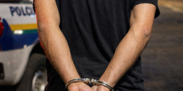 POLÍCIA MILITAR PRENDE DOIS SUSPEITOS POR FURTO, RECEPTAÇÃO E RESISTÊNCIA EM CACOAL