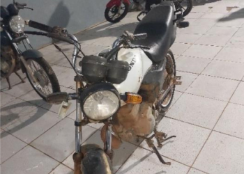POLÍCIA MILITAR RECUPERA MOTOCICLETA FURTADA APÓS PERSEGUIÇÃO EM PORTO VELHO