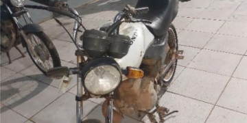 POLÍCIA MILITAR RECUPERA MOTOCICLETA FURTADA APÓS PERSEGUIÇÃO EM PORTO VELHO