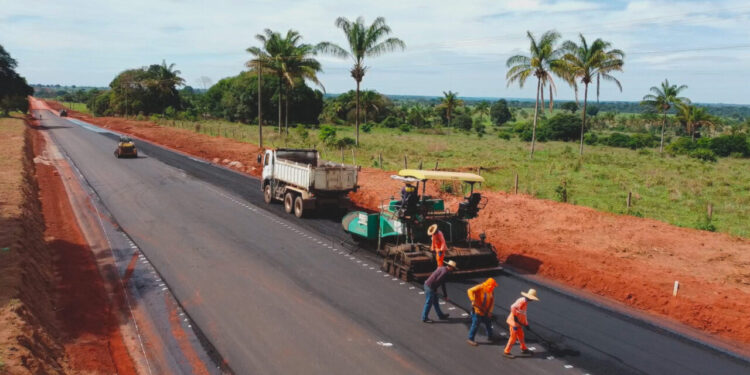 Rodovia-494 recebe nova pavimentação do governo de RO, entre Primavera de Rondônia e Querência do Norte