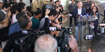 Ministro da Defesa afirma que fronteira com a Venezuela segue tranquila e aberta em Roraima