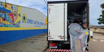 Semed entrega 145 bicicletas a alunos da Escola Antônio Ferreira