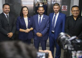 Deputado Laerte Gomes participa da posse da nova Mesa Diretora do Parlamento Amazônico no Acre