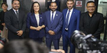 Deputado Laerte Gomes participa da posse da nova Mesa Diretora do Parlamento Amazônico no Acre