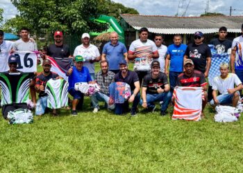 Ezequiel Neiva entrega uniformes para 26 equipes que disputarão a 4ª Taça Vila Marcão, em Alta Floresta