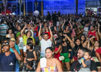 Quarta noite do Carnaval de Rio Branco terá concurso de blocos e shows até a madrugada