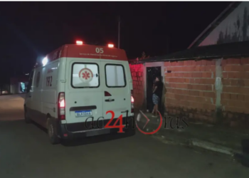 Homem é agredido com perna-manca após discussão por ciúmes na capital