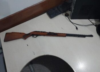 Homem com mandado de prisão é detido e rifle com munições é apreendido pela PM em Porto Velho