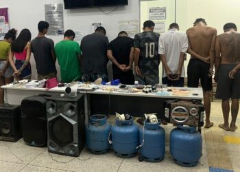 Operação conjunta da PM desarticula esquema de tráfico, apreende drogas, armas simuladas e objetos suspeitos em Buritis (RO)