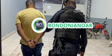 Populares prendem em flagrante ladrão de moto no Teixeirão