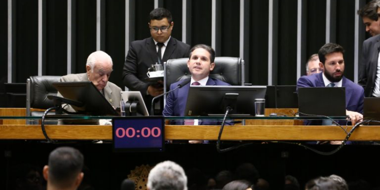Câmara aprova MP que cria o Programa Gás do Povo com botijão gratuito para famílias de baixa renda