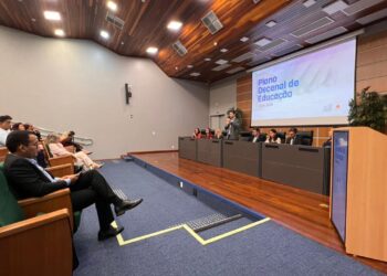 Dia D do Plano Decenal de Educação marca assinatura de pacto entre estado e municípios