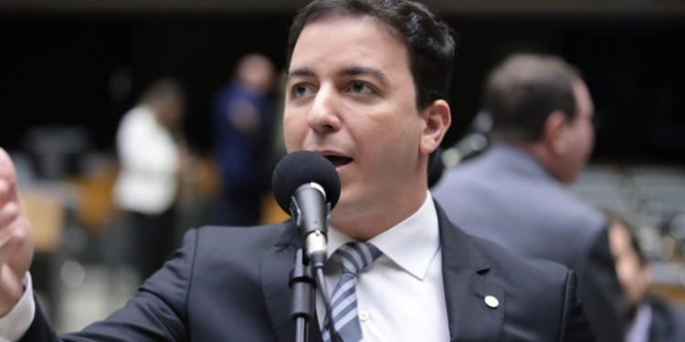 Projeto obriga preso a pagar por uso e manutenção de tornozeleira eletrônica