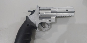 PMRO AGE RÁPIDO EM VILHENA E PRENDE QUATRO PESSOAS APÓS ASSALTO EM BARBEARIA