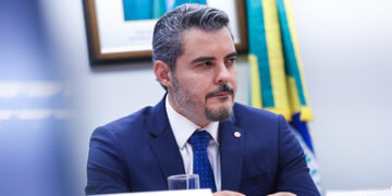 Thiago Flores celebra suspensão de importação de cacau da Costa do Marfim