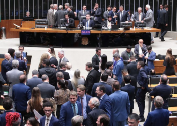 Câmara conclui votação do projeto de lei antifacção; texto segue para sanção