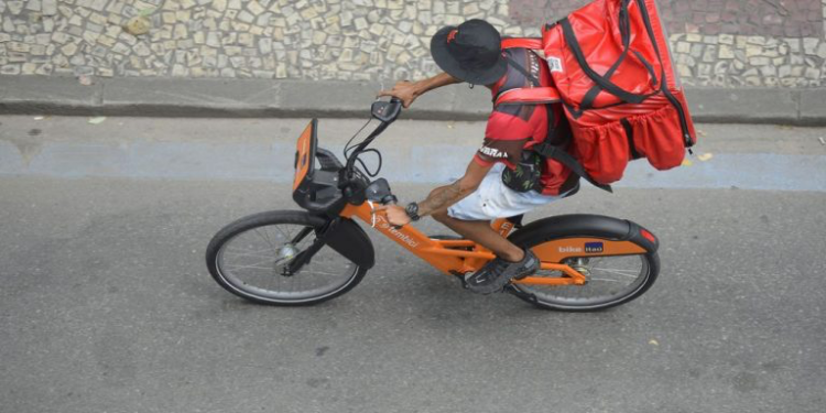 Comissão pode votar projeto sobre regulamentação do trabalho