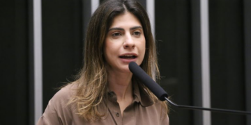 Câmara aprova divulgação, em meios de comunicação, de serviço para denúncias de violência contra a mulher