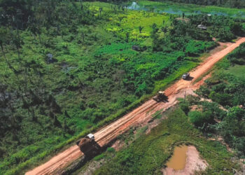 RO-010 passa por melhorias em dois trechos estratégicos, com serviços de patrolamento e encascalhamento