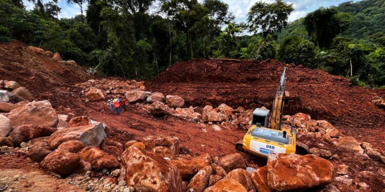 Manutenção na RO-370 é reforçada pelo governo de RO para garantir trafegabilidade e segurança