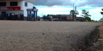 Rua Léo Rolim é asfaltada em Vilhena com investimento do deputado Ezequiel Neiva