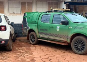 OPERAÇÃO PROTETOR DAS DIVISAS E FRONTEIRAS INTERROMPE TRAVESSIA CLANDESTINA DE VEÍCULO NA FAIXA DE FRONTEIRA EM RONDÔNIA