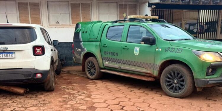 OPERAÇÃO PROTETOR DAS DIVISAS E FRONTEIRAS INTERROMPE TRAVESSIA CLANDESTINA DE VEÍCULO NA FAIXA DE FRONTEIRA EM RONDÔNIA