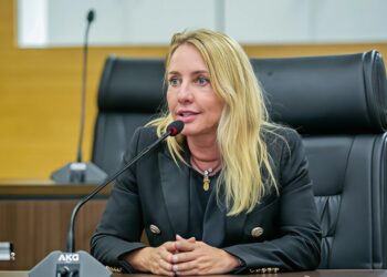 Ieda Chaves e Eyder Brasil apresentam lei que autoriza spray de defesa pessoal para mulheres