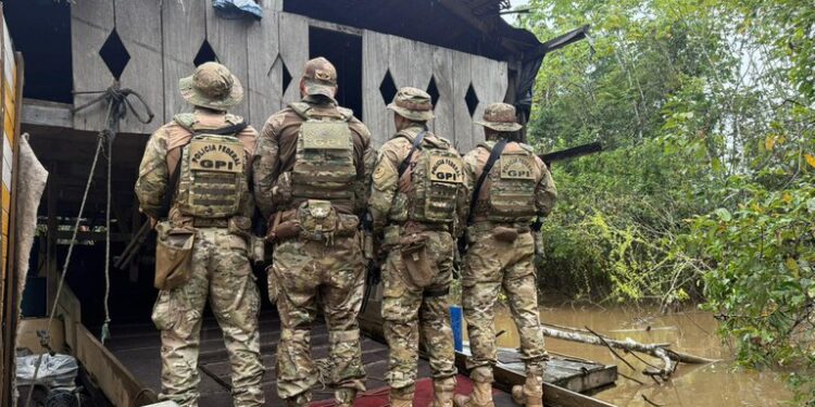 PF e IBAMA realizam Operação Iterum contra o garimpo ilegal no Rio Madeira