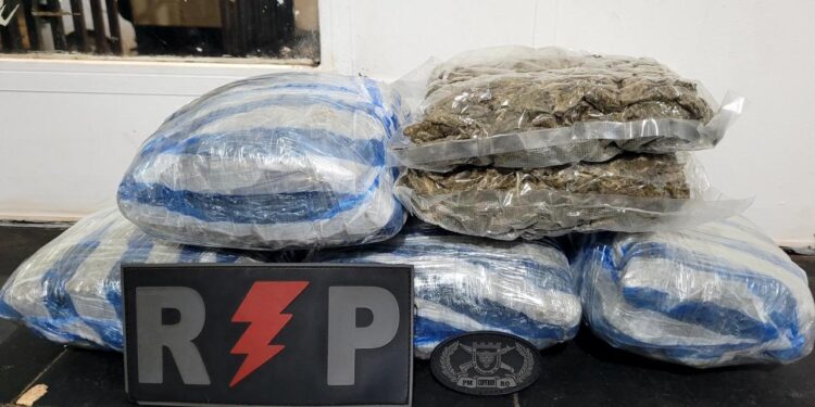 PMRO apreende mais de 5 kg de drogas e prende suspeito por tráfico em Guajará-Mirim