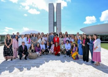 Prioridades da bancada feminina para 2026 têm foco no combate ao feminicídio e na busca por orçamento