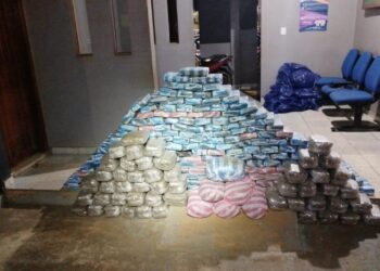 PM apreende 257 kg de maconha após troca de tiros na BR-429 em São Miguel do Guaporé