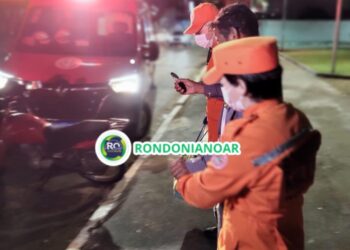 Homem espancado a pauladas na cabeça enquanto dormia em praça do centro