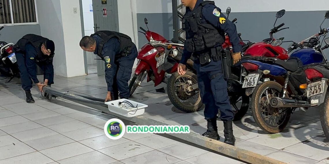 VEJA O VÍDEO: Briga de casal termina em prisão por receptação de poste de energia no bairro Costa e Silva, Porto Velho