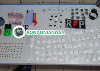 Polícia Militar desmantela “mocó” de drogas no bairro Nova Esperança e prende traficante conhecido como “Poze do CV”.